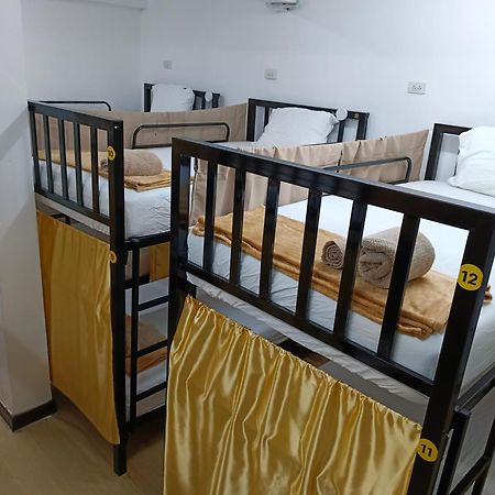 Silom Guesthouse กรุงเทพมหานคร ภายนอก รูปภาพ