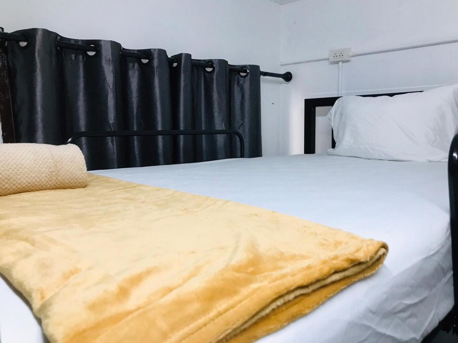 Silom Guesthouse กรุงเทพมหานคร ภายนอก รูปภาพ