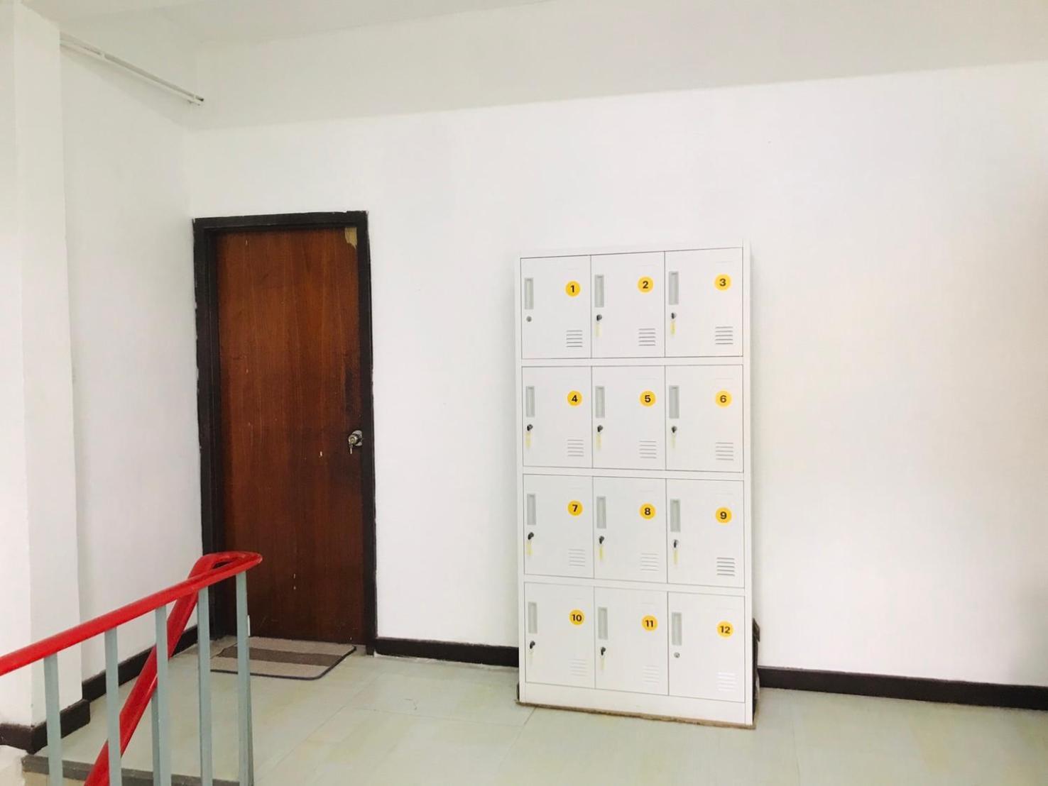 Silom Guesthouse กรุงเทพมหานคร ภายนอก รูปภาพ
