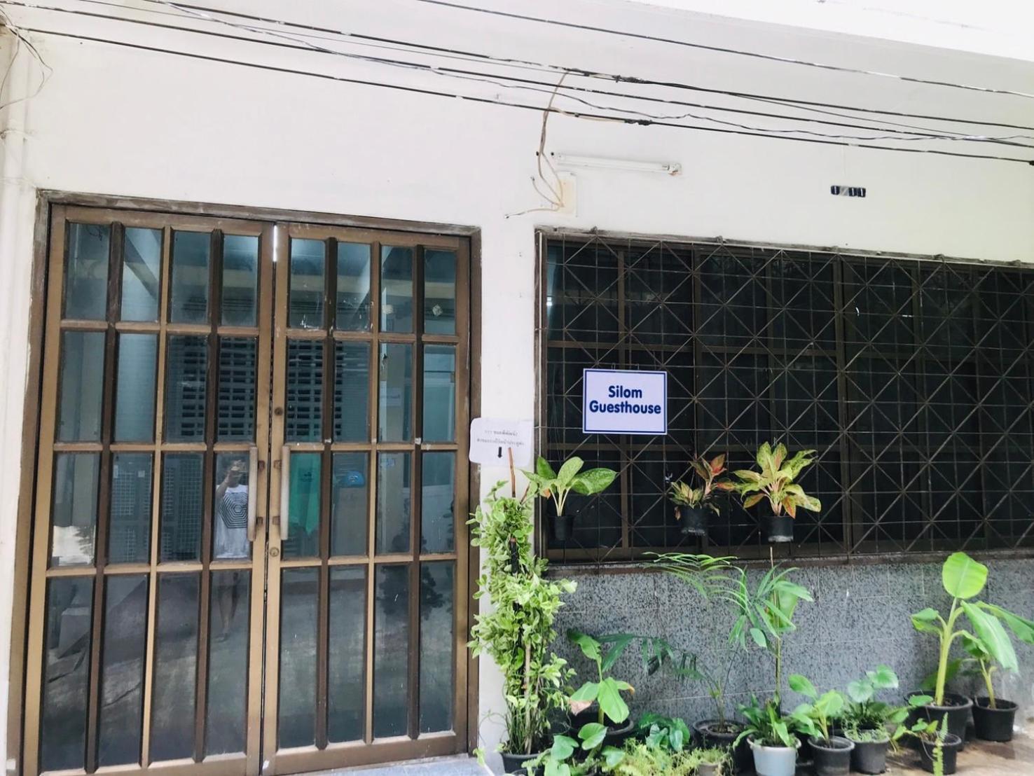 Silom Guesthouse กรุงเทพมหานคร ภายนอก รูปภาพ