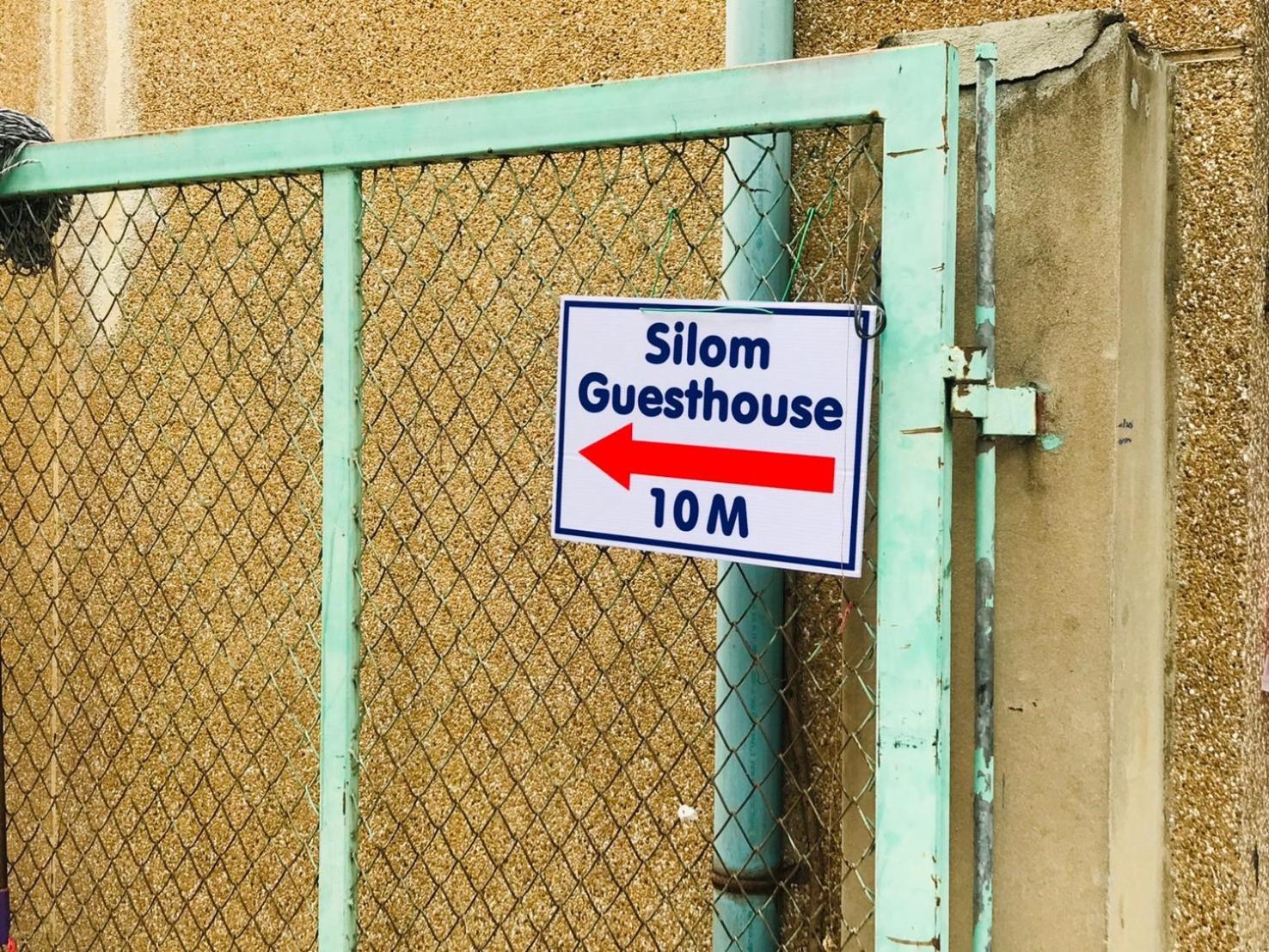 Silom Guesthouse กรุงเทพมหานคร ภายนอก รูปภาพ