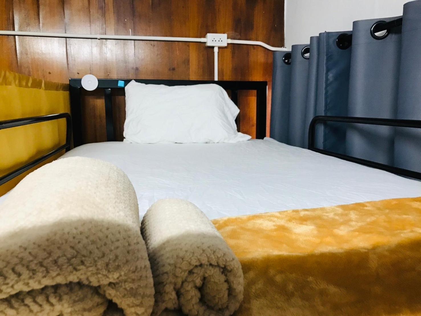 Silom Guesthouse กรุงเทพมหานคร ภายนอก รูปภาพ