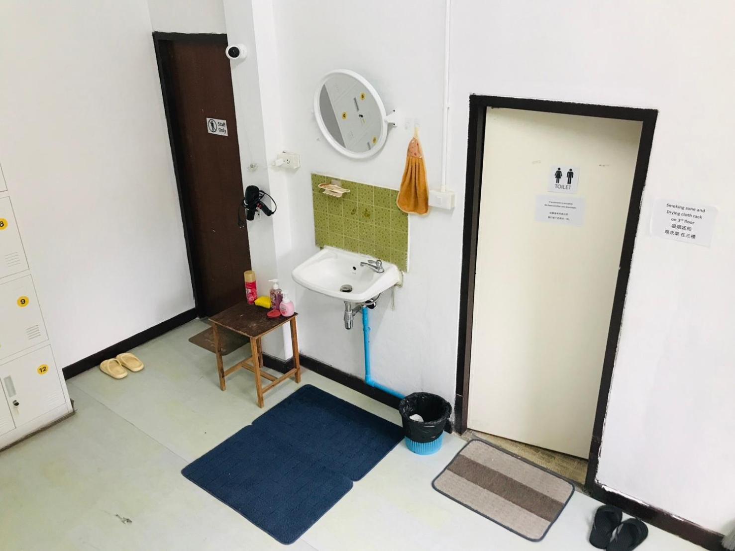 Silom Guesthouse กรุงเทพมหานคร ภายนอก รูปภาพ