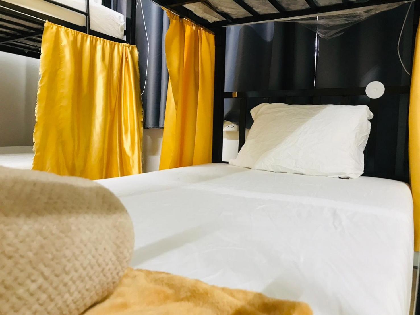 Silom Guesthouse กรุงเทพมหานคร ภายนอก รูปภาพ